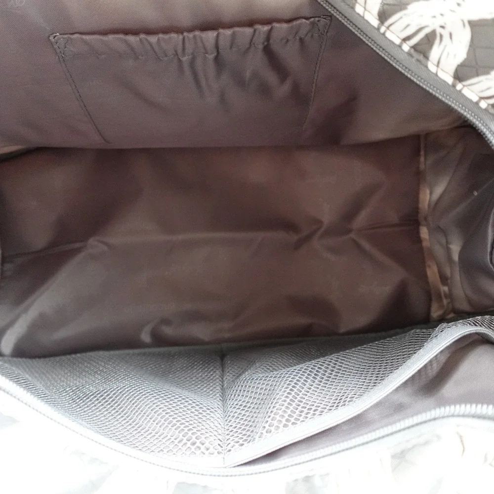 Thirty-One All-in Tote Duffel Bag Grey White Geometric‎ Link Weekender Carry-On